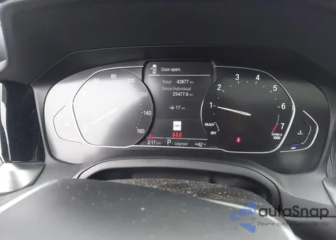 2021 BMW 330I xDrive z USA, uszkodzony, nr VIN 3MW5R7J08M8B97785